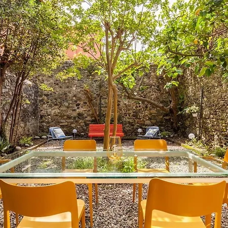 Holiday home House, And Garden - Ll Gigante