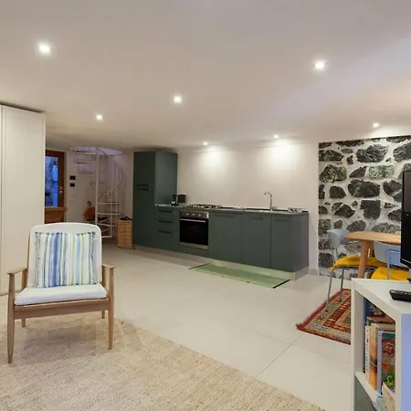 House, And Garden - Ll Gigante Holiday home *